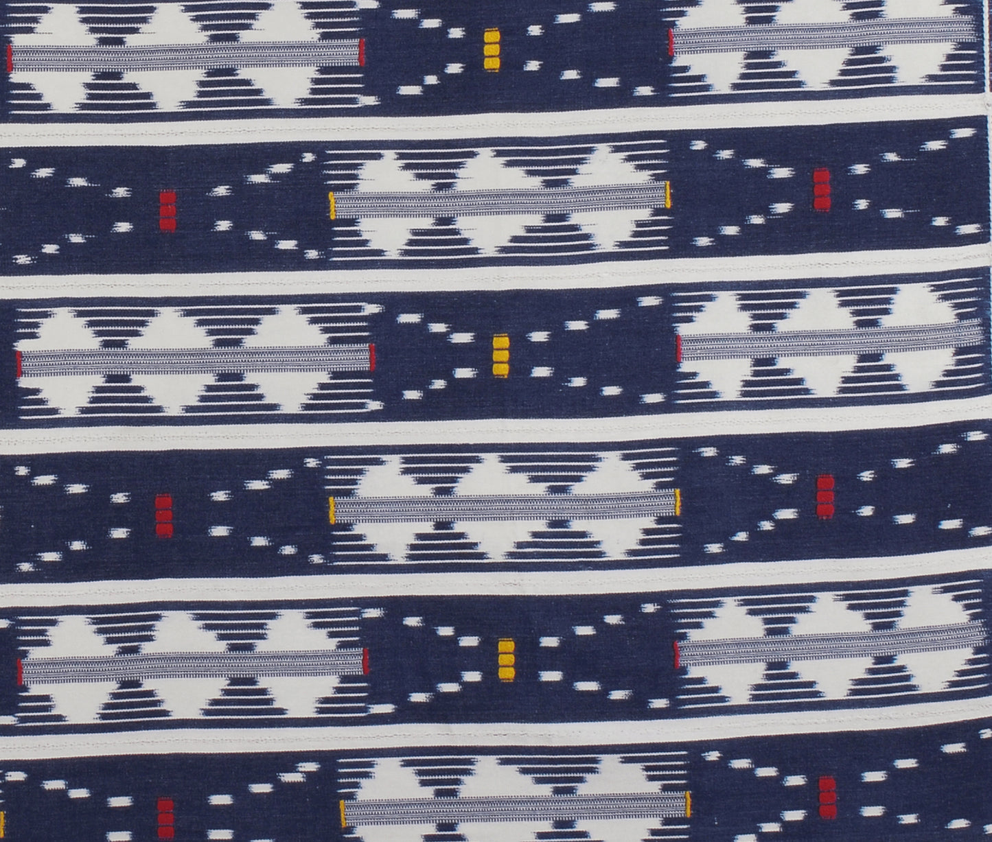 Exquisite Vintage Baule Cloth From Côte D'Ivoire - African Handwoven Heritage - close-up