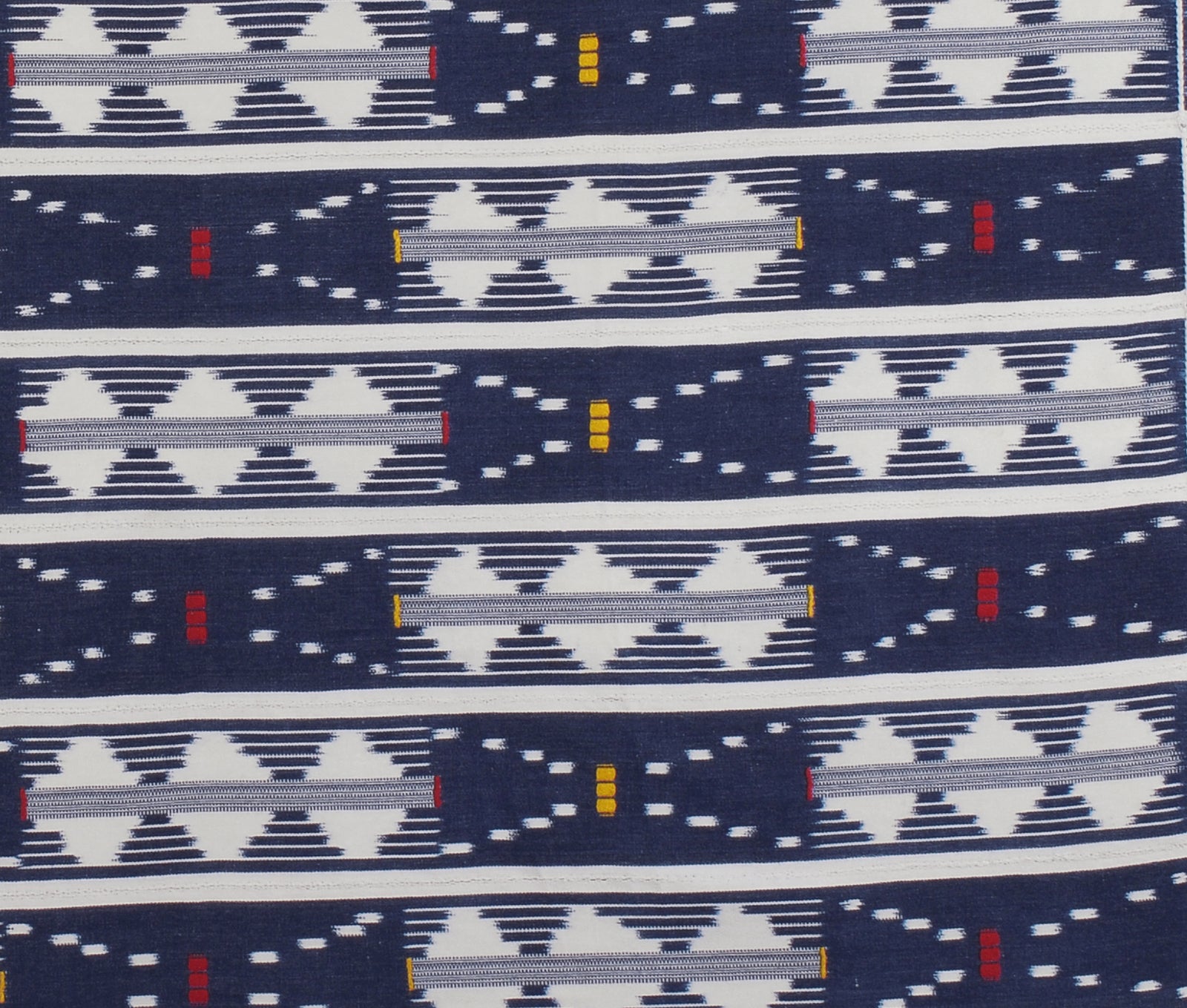 Exquisite Vintage Baule Cloth From Côte D'Ivoire - African Handwoven Heritage - close-up