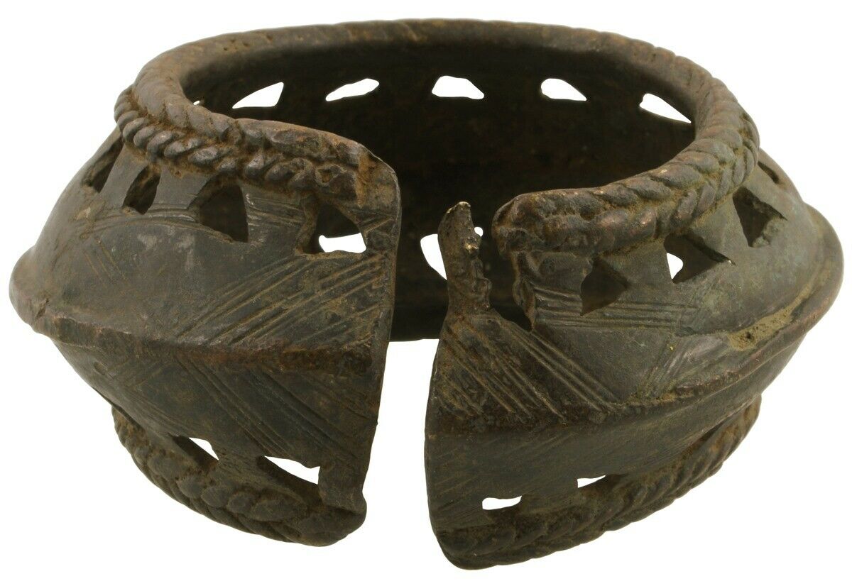 African Old Brass Bronze Bracelet Currency Akan Fulani Ghana / Burkina Faso - partial view